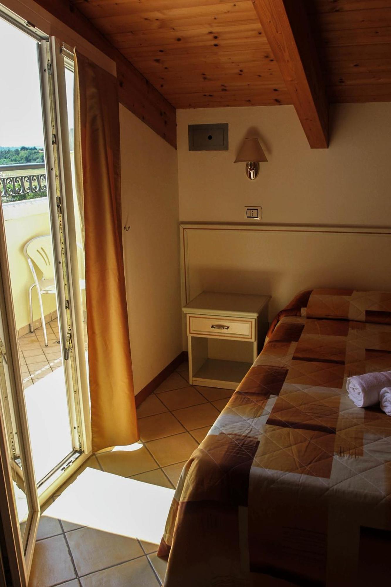 Hotel Ariston Misano Adriatico Exteriör bild