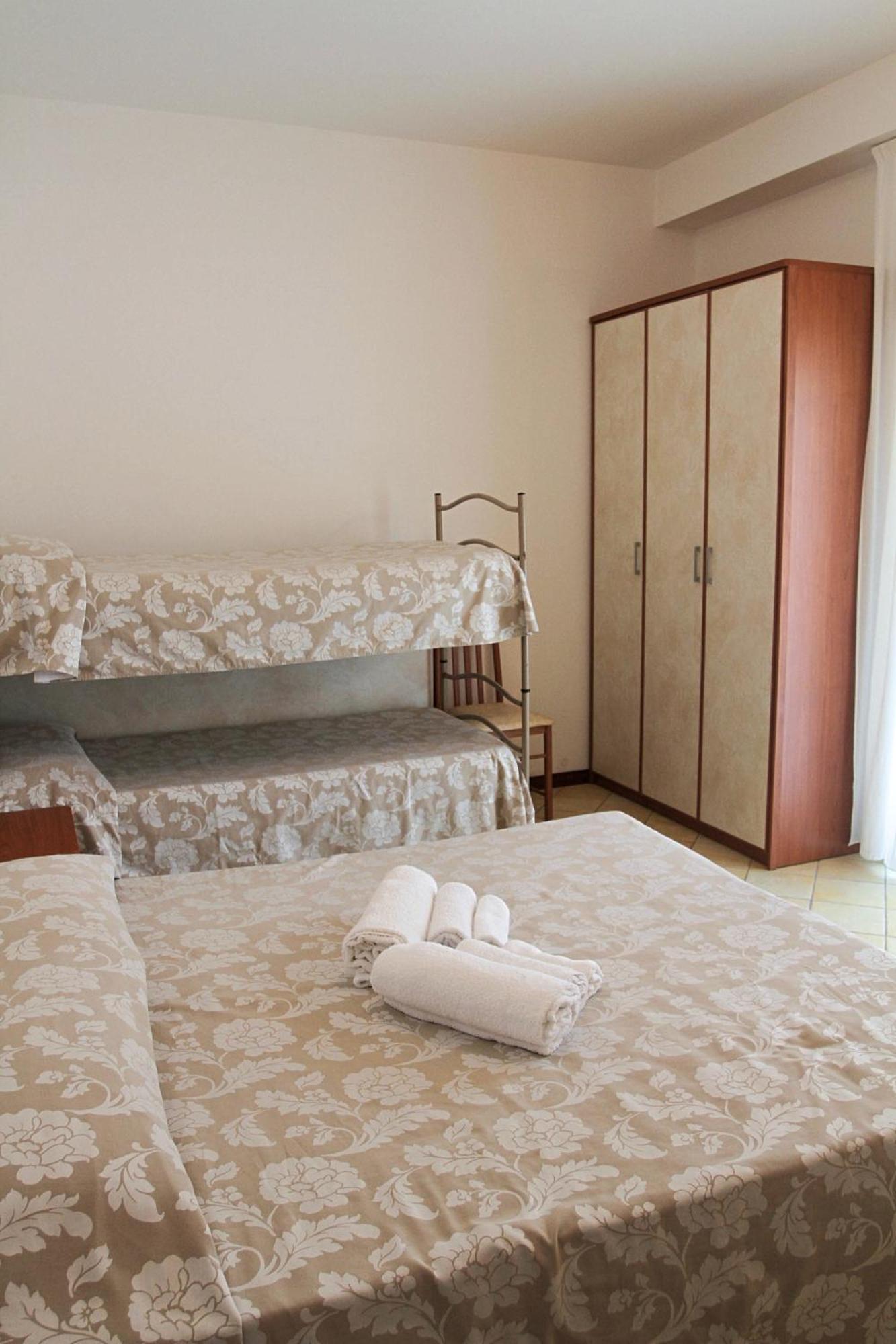 Hotel Ariston Misano Adriatico Exteriör bild