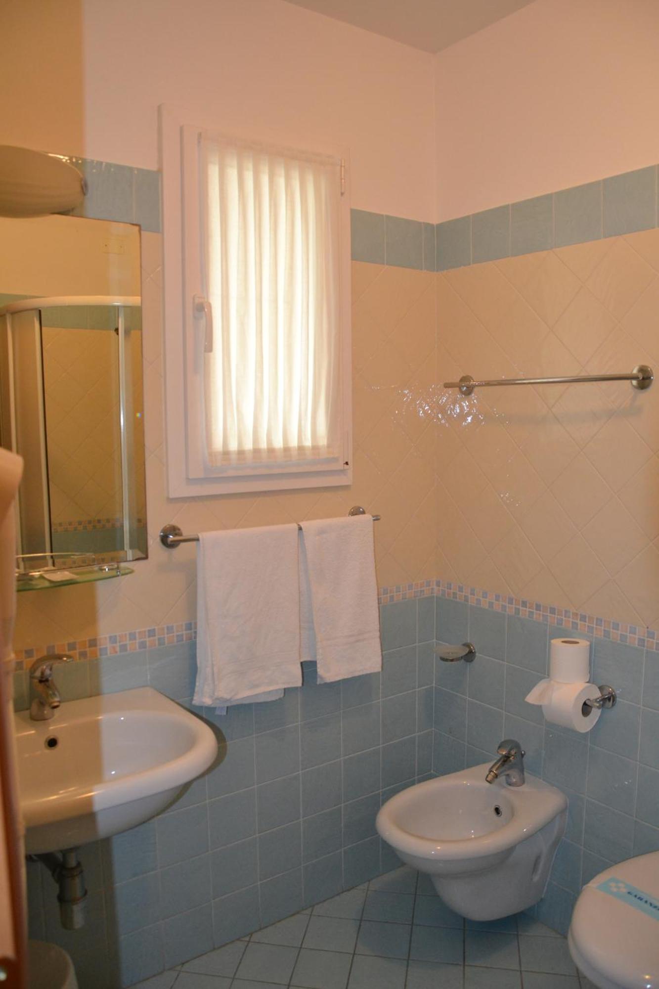 Hotel Ariston Misano Adriatico Rum bild