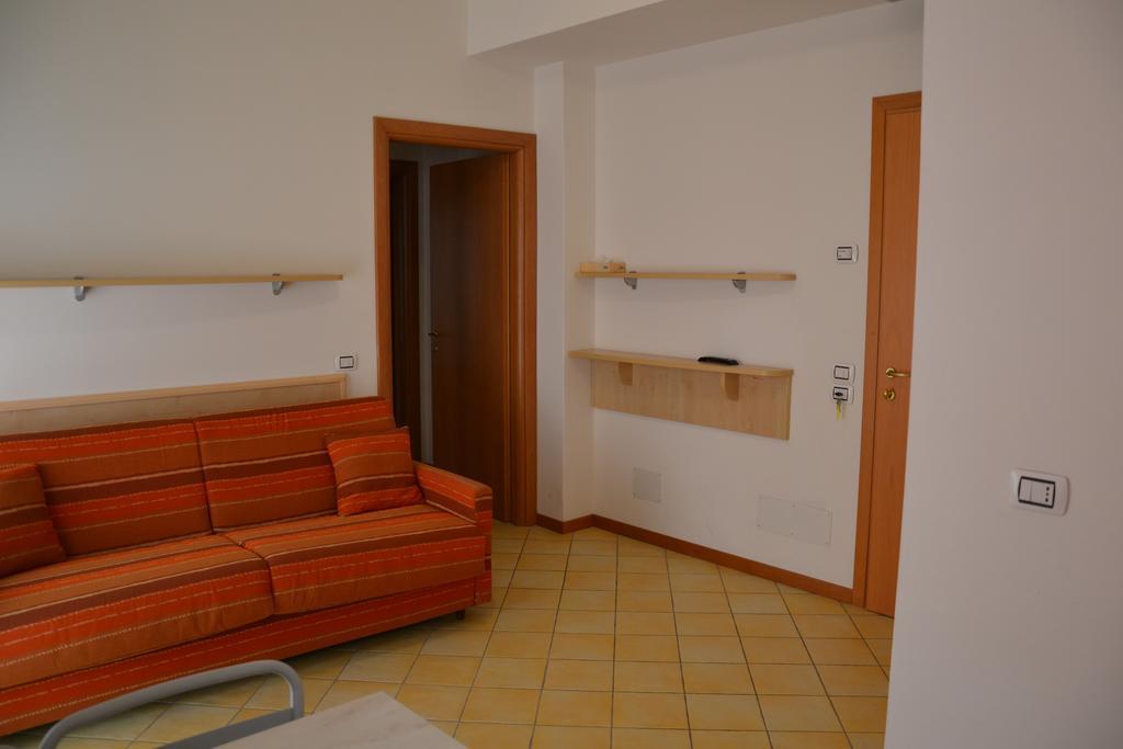 Hotel Ariston Misano Adriatico Exteriör bild