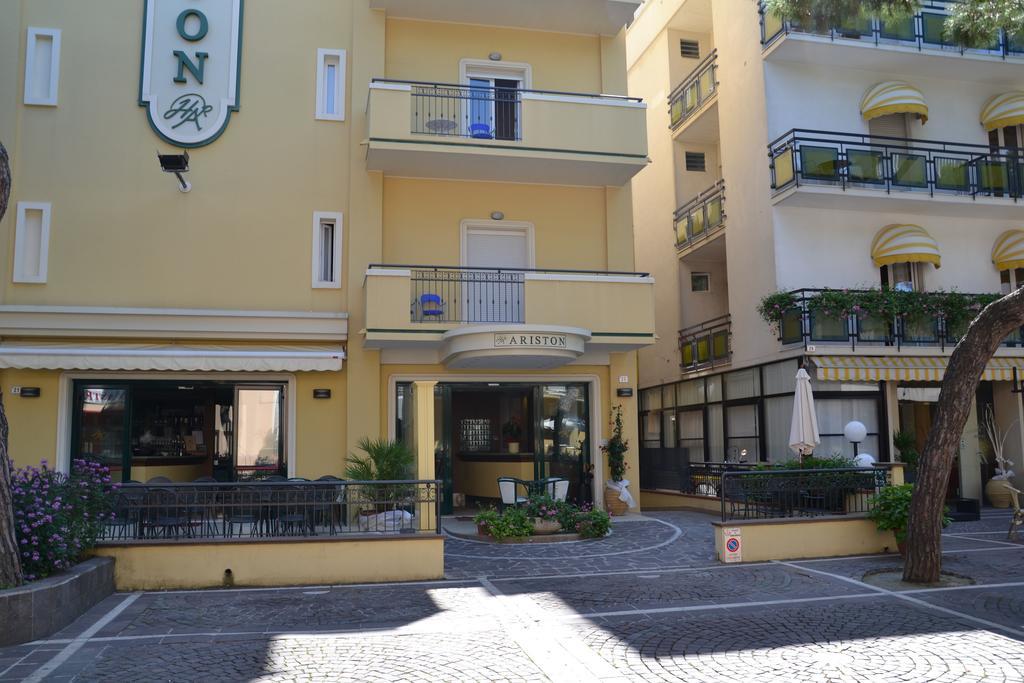 Hotel Ariston Misano Adriatico Exteriör bild