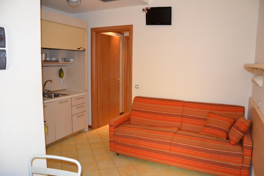 Hotel Ariston Misano Adriatico Exteriör bild