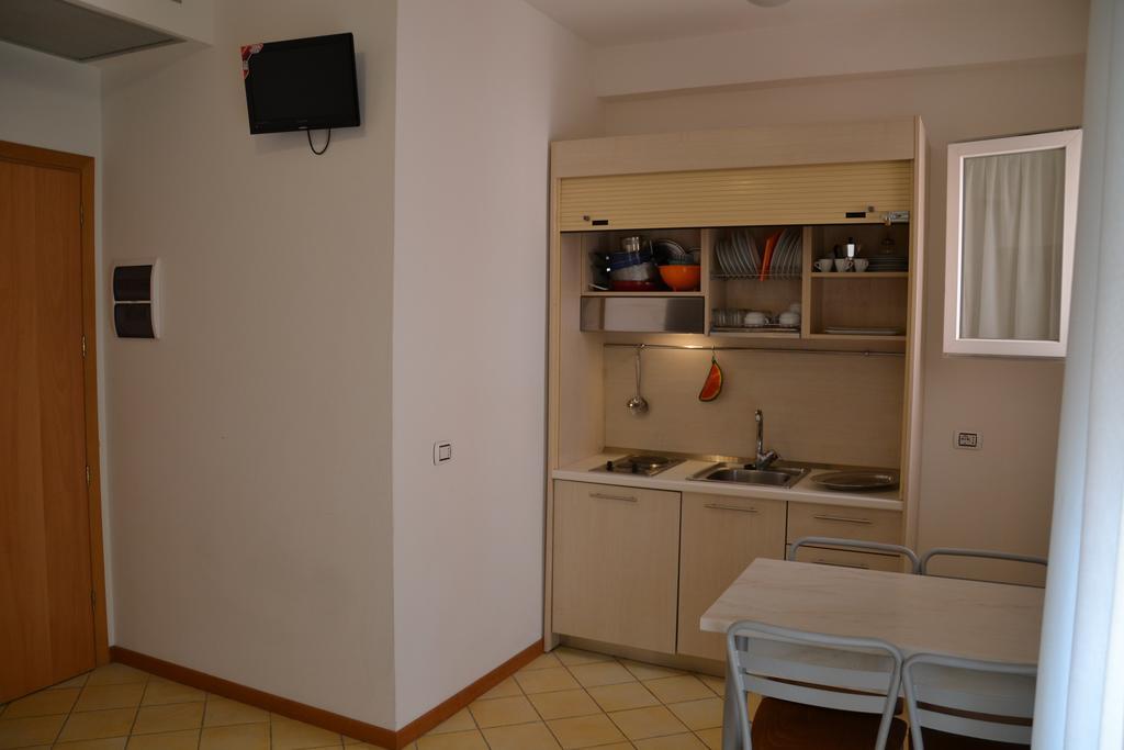 Hotel Ariston Misano Adriatico Exteriör bild